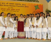 HRD Minister with Bal Shree Awardee Children